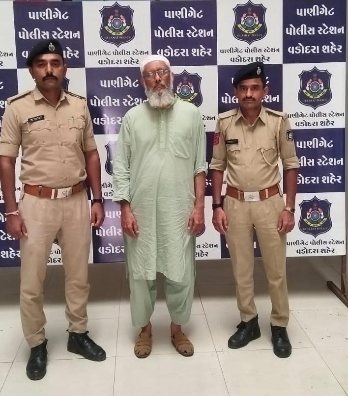 પાણીગેટ પોલીસની કામગીરી, વોરંટના આરોપી ઝડપાયો