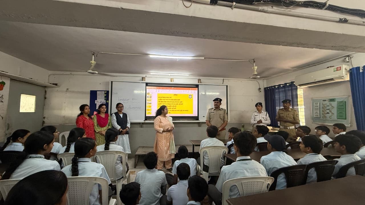 હરણી શેનન સ્કૂલમાં ટ્રાફિક અવેરનેસ કાર્યક્રમ યોજાયો વિદ્યાર્થીઓમાં જાગૃતિ