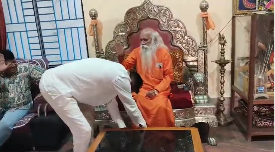 ભાજપના ઉમેદવારોએ આશીર્વાદ લઈ ચુટણી પ્રચારના શ્રીગણેશ કર્યા