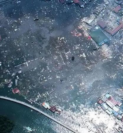 મલેશિયાનાં સબાહ રાજ્યનાં સંડાકન જિલ્લામાં રવિવારે લાગેલી ભીષણ આગને કારણે એક ગામનાં ૧૦૦૦ મકાનો બળીને ખાક