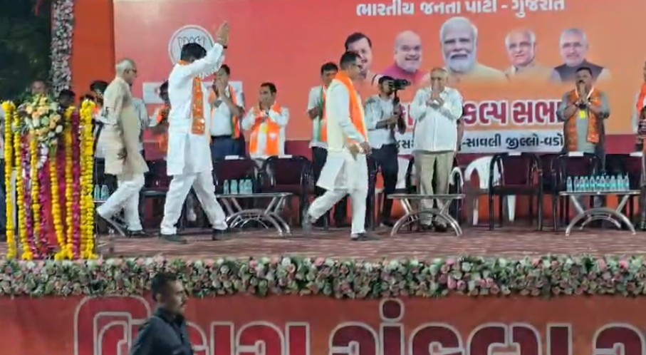 મંજુસર ગામે મુખ્યમંત્રી એ જંગી જનસભાનું સંબોધન કર્યું 