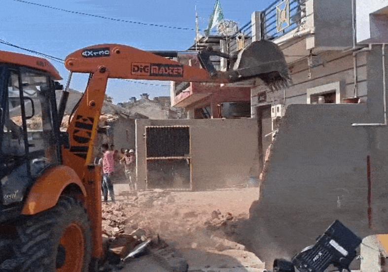 વહીવટી તંત્ર દ્વારા આરોપીઓ અને અસામાજિક તત્ત્વો સામે લાલ આંખ