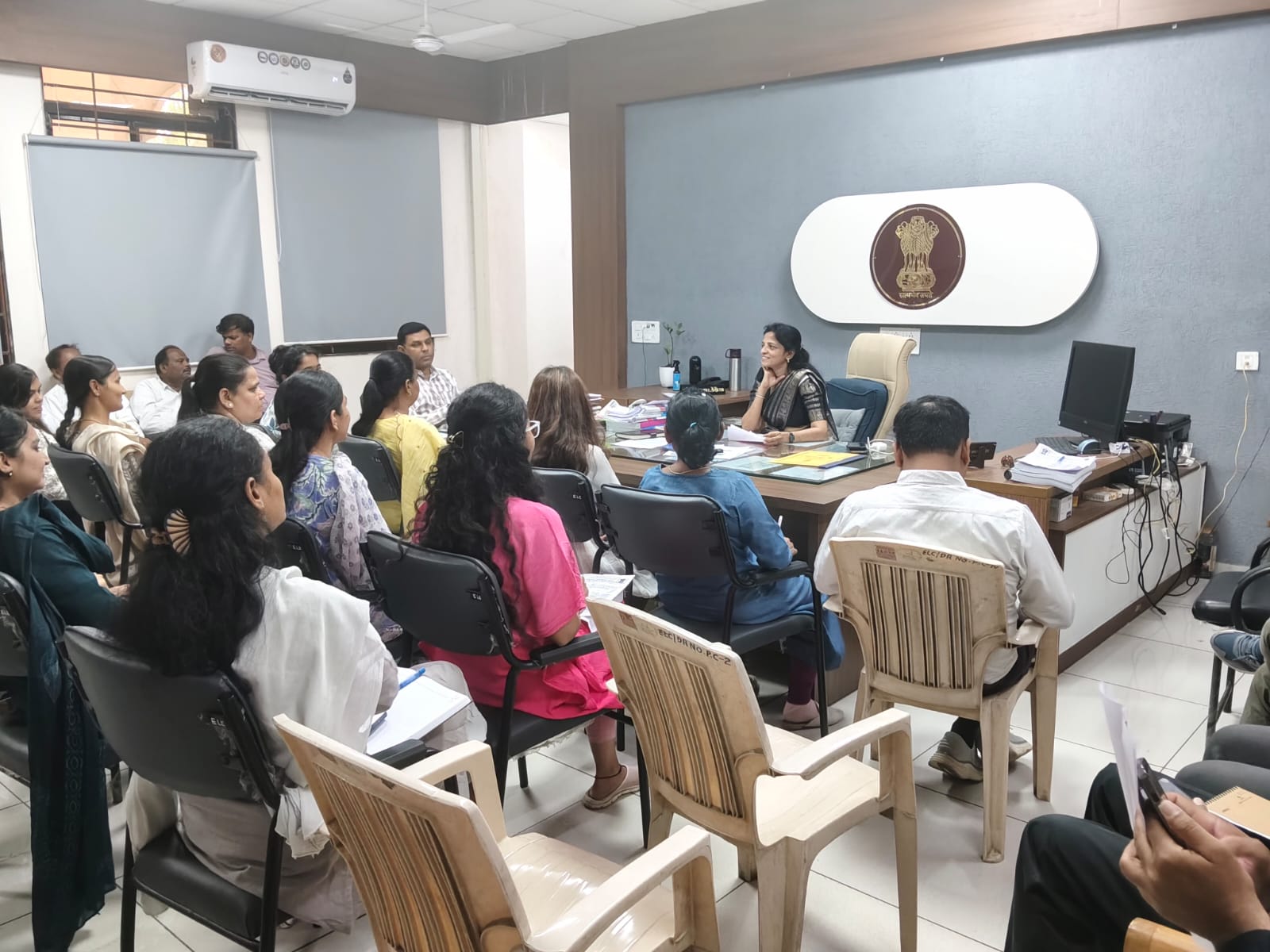 વડોદરા જિલ્લામાં સ્થાનિક સ્વરાજની ચૂંટણી પૂર્વે તૈયારી અંગે નાયબ જિલ્લા ચૂંટણી અધિકારીએ સમીક્ષા બેઠક યોજી