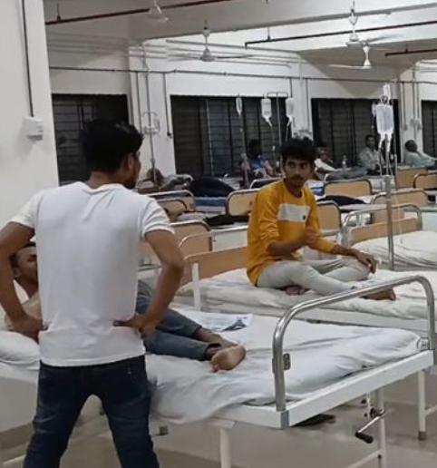 જામનગર નજીકના મોટી ખાવડી ગામે આવેલી લેબર કોલોનીમાં ૪૭ જેટલાં શ્રમિકોને ફૂડ પોઇઝનિંગ