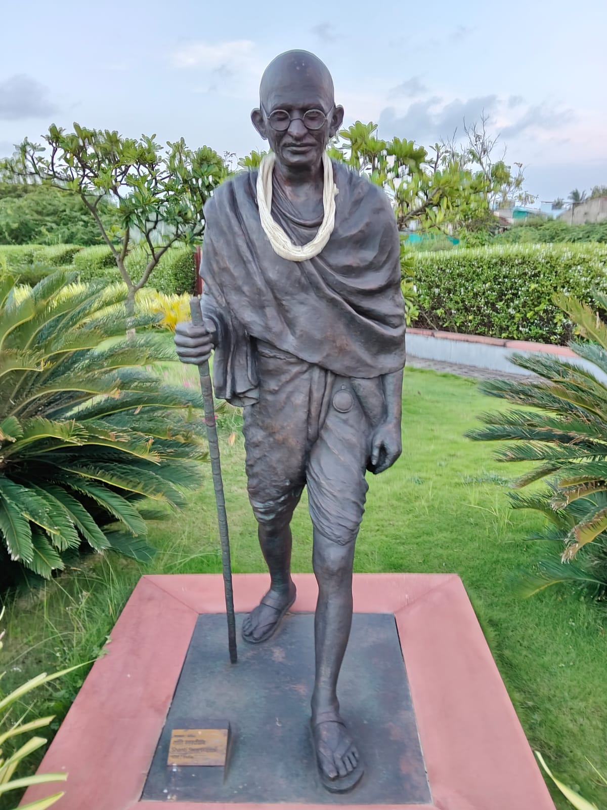 નવસારી જિલ્લામાં આવેલ દાંડી સત્યાગ્રહ સ્મારક: ભારતના સ્વતંત્રતા માટેના આંદોલનની જીવંત સ્મૃતિ અને પ્રવાસનનું મહત્વપૂર્ણ કેન્દ્ર