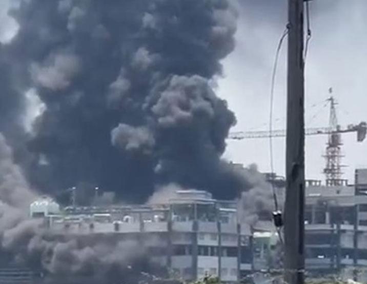 ઝઘડિયા GIDCમાં આવેલી મેટ્રોપોલિટન એક્ઝીચેમ કંપનીના પ્લાન્ટમાં અચાનક પ્રચંડ બ્લાસ્ટ થતા સમગ્ર વિસ્તાર ધ્રૂજી ઉઠ્યો