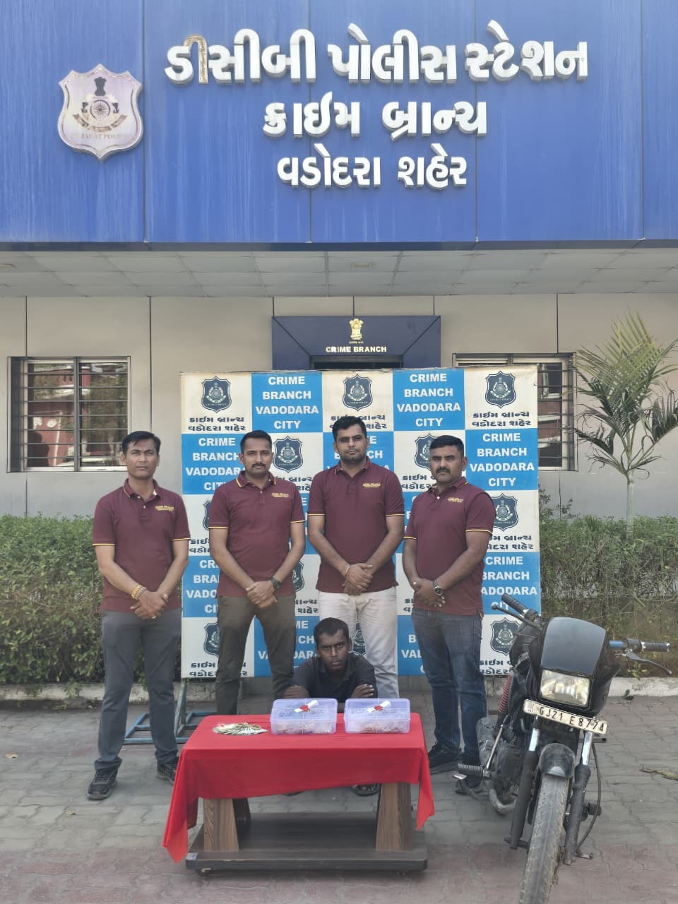 સમા અનમોલ સોસાયટીમાં ઘરફોડ ચોરીનો ગુનો ક્રાઈમ બ્રાન્ચે ઝડપી ઉકેલ્યો