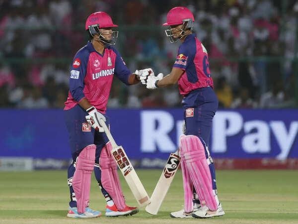 15 àªµàª°à«àª·àª¨àª¾ àªµà«ˆàª­àªµ àª¸à«‚àª°à«àª¯àªµàª‚àª¶à«€àª¨à«‹ àª†àªˆàªªà«€àªàª²àª®àª¾àª‚ àª§àª®àª¾àª•à«‹, 38 àª¬à«‹àª²àª®àª¾àª‚ 93 àª°àª¨ àª«àªŸàª•àª¾àª°à«€ àª¤à«‹àª¡à«€ àª…àª¨à«‡àª• àª°à«‡àª•à«‹àª°à«àª¡ 