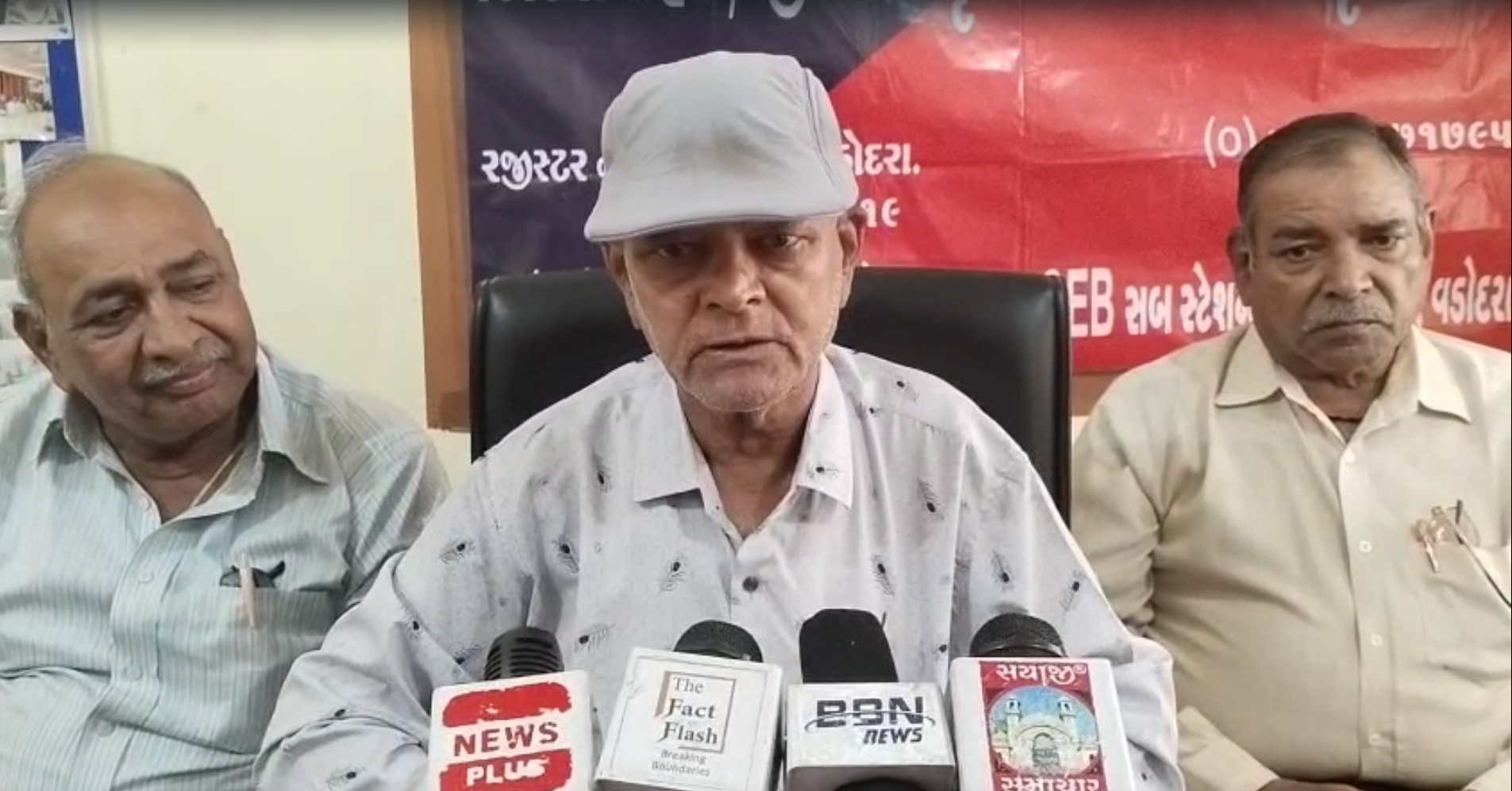 નિવૃત્ત પોલીસ કર્મચારી ગ્રુપ દ્વારા નિરાધાર બાળકો માટે 35 સીલિંગ ફેનનું દાન
