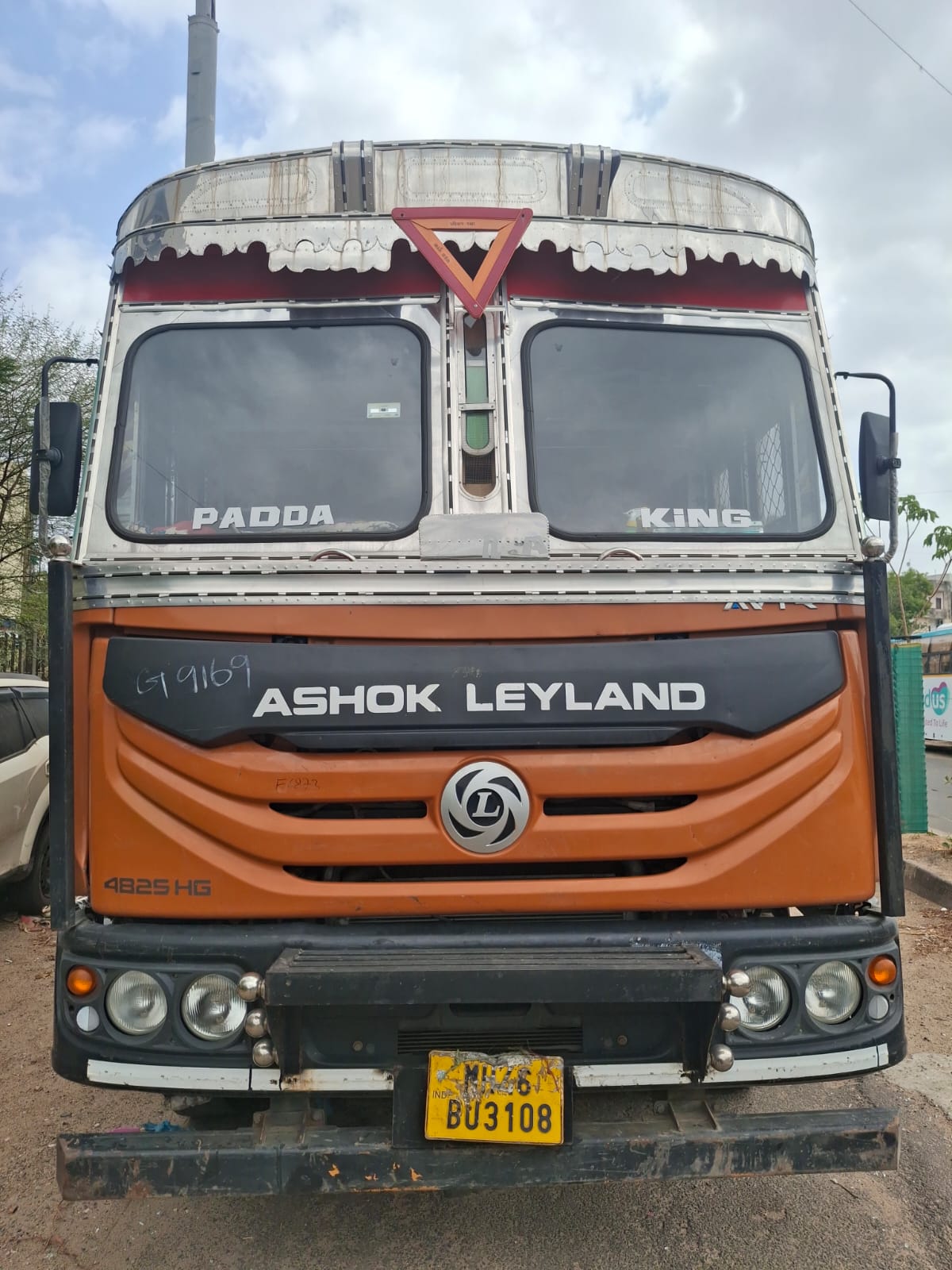 NH-48 પર પાઇપોની આડમાં વિદેશી દારૂની હેરાફેરીનો પર્દાફાશ, રૂ.20.59 લાખનો જથ્થો ઝડપાયો, ડ્રાઇવર ફરાર