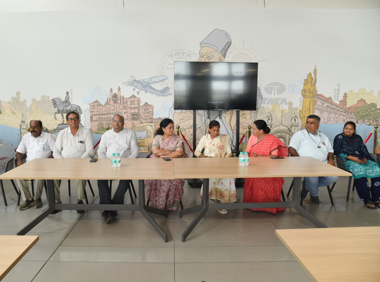 પ્રગતિપથ યાત્રા અંતર્ગત કેન્દ્રીય રાજ્યમંત્રી શ્રીમતી મનીષાબેન વકીલની વિશેષ ઉપસ્થિતિમાં ટાટા એડવાન્સ્ડની મુલાકાત લેવાઇ