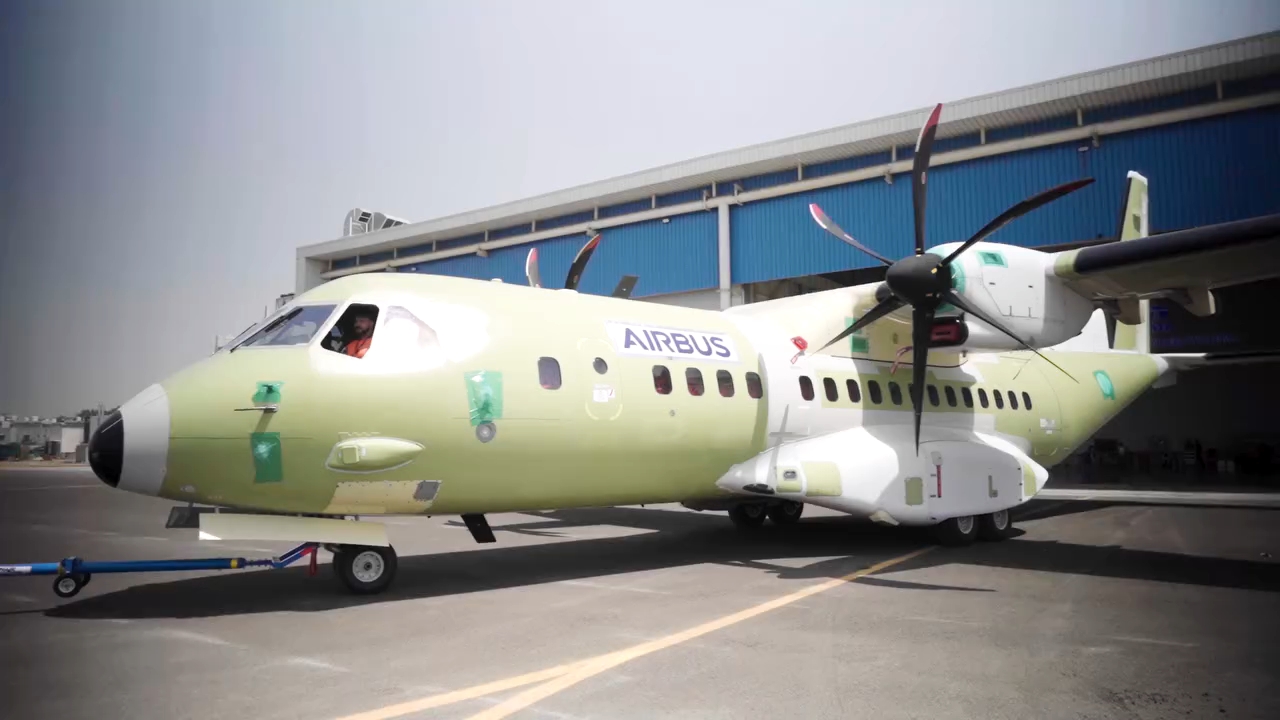વડોદરામાં બનેલા પ્રથમ ‘મેડ ઈન ઈન્ડિયા’ C-295 એરક્રાફ્ટે ભરી સફળ ઉડાન, સંરક્ષણ ક્ષેત્રે ઐતિહાસિક સિદ્ધિ