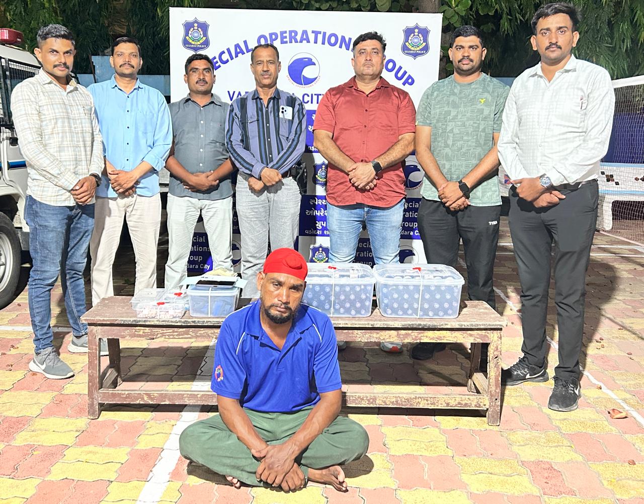 SOGની મોટી કાર્યવાહી: દત્તનગર વિસ્તારમાંથી નશાકારક કફ સીરપ અને ટેબલેટનો જથ્થો ઝડપાયો, એક આરોપી પકડાયો