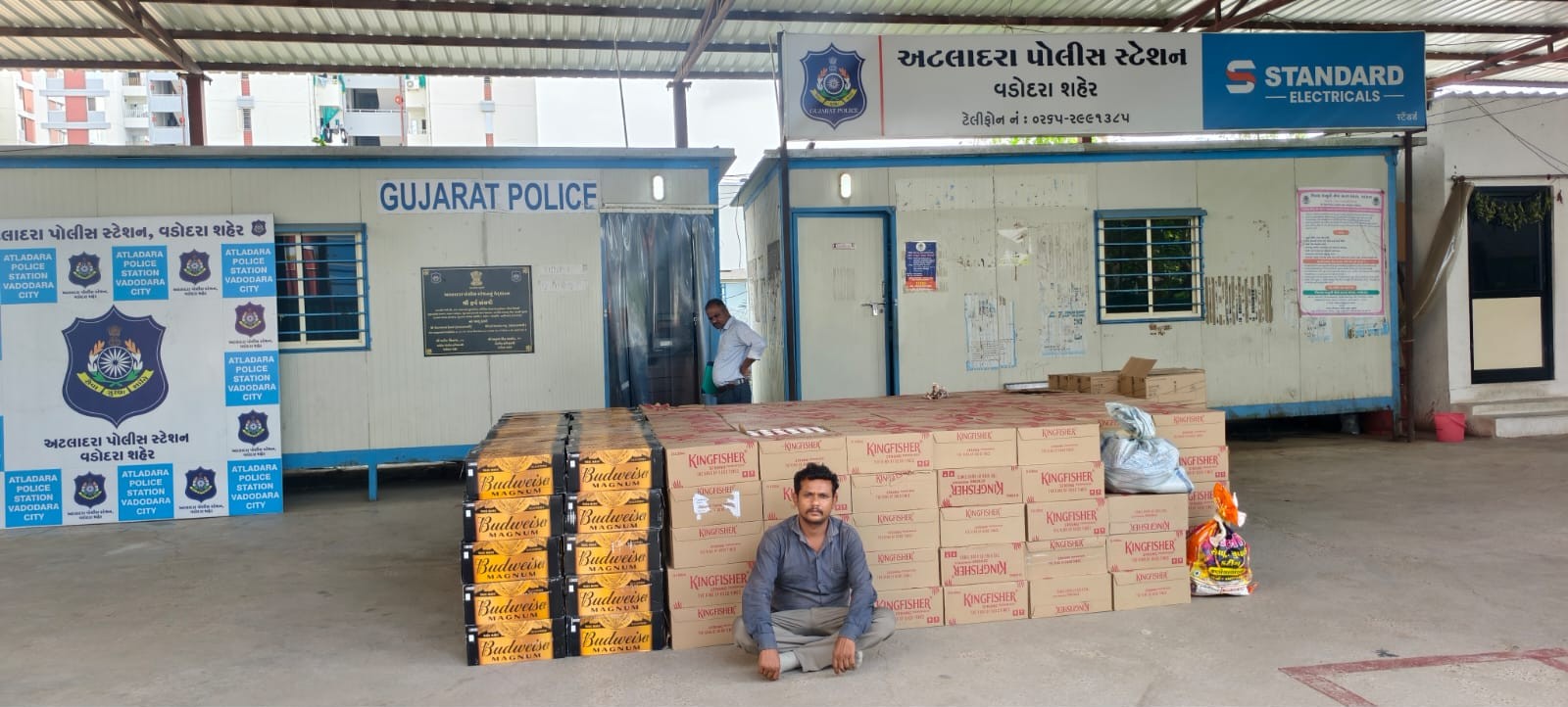 SMCની મોટી દારૂ કાર્યવાહી : 35 લાખથી વધુના મુદ્દામાલ સાથે ટ્રક ઝડપાઈ, એક શખ્સ ઝબ્બે