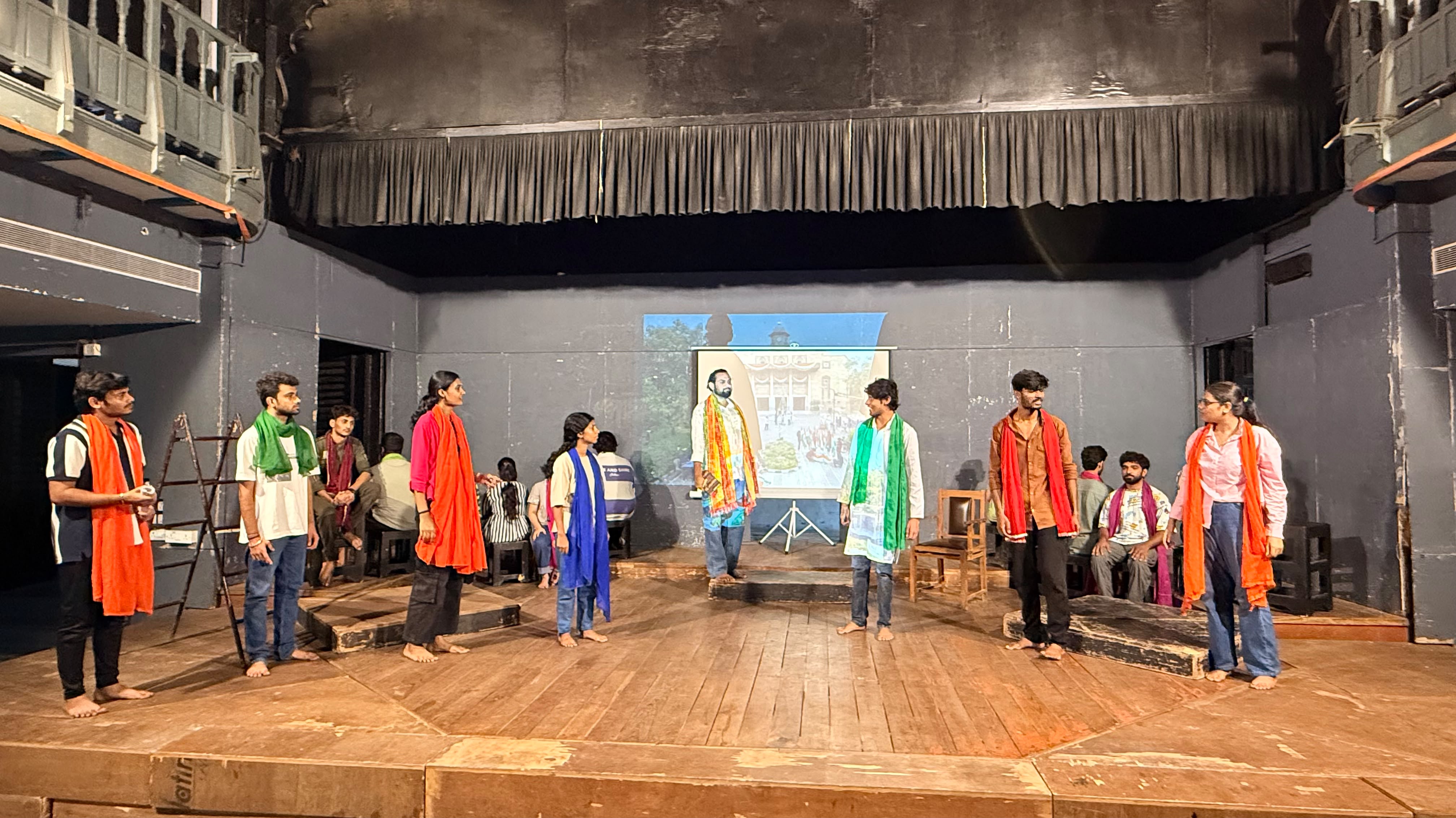 વડોદરામાં 'વંદે ભારતમ્' નાટકનું ભવ્ય મંચન, 'વંદે માતરમ્'ના 150 વર્ષની ઉજવણી