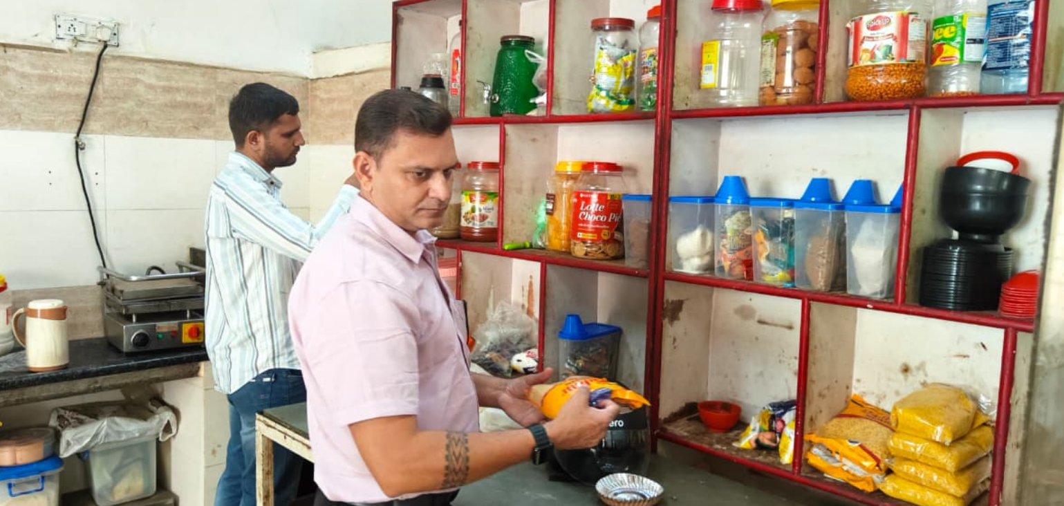 એસએસજી હોસ્પિટલની કેન્ટીનમાં આરોગ્ય વિભાગનો દરોડો, અસ્વચ્છતા સામે આવી