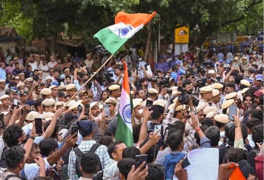 પરીક્ષા સુધારા અને રોજગારની માંગ સાથે દેશભરમાં વિદ્યાર્થીઓનું આંદોલન તેજ