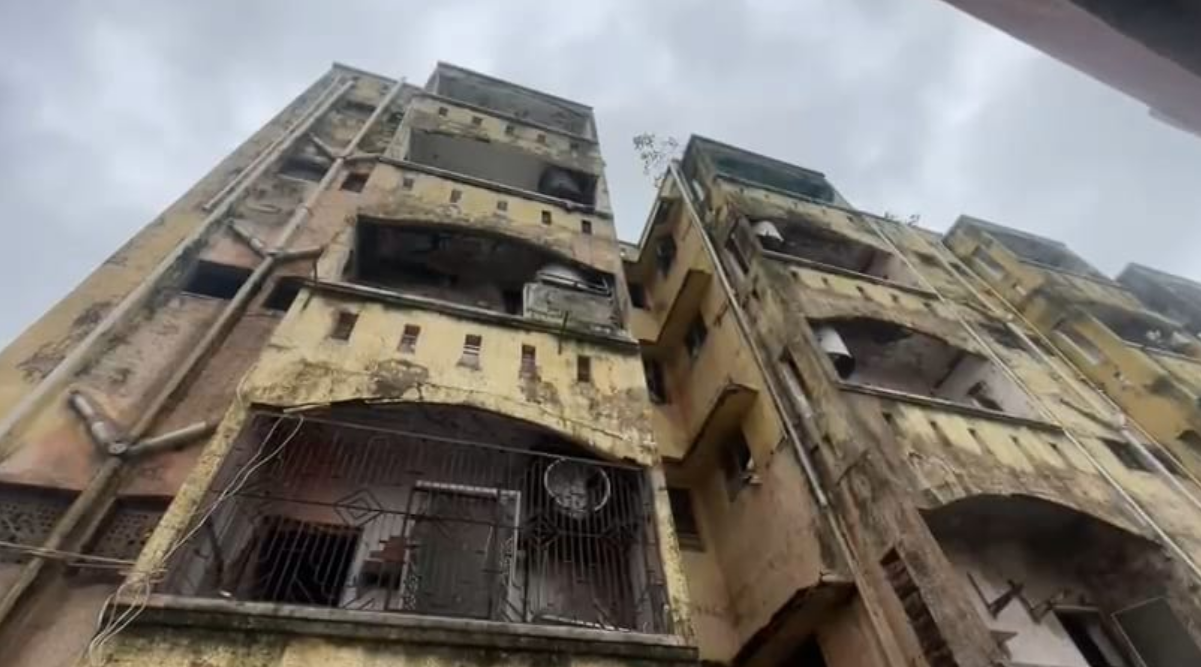 મોતના મુખમાં 200 પરિવારો: વારસિયાનો શિવધારા ફ્લેટ ગમે ત્યારે ધરાશાયી થવાની અણી પર!.