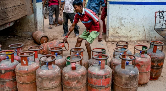 LPG, CNG અને PNGના નવા દર જાહેર, અનેક શહેરોમાં ઘરેલુ ગેસ સિલિન્ડર ₹29 સુધી મોંઘો