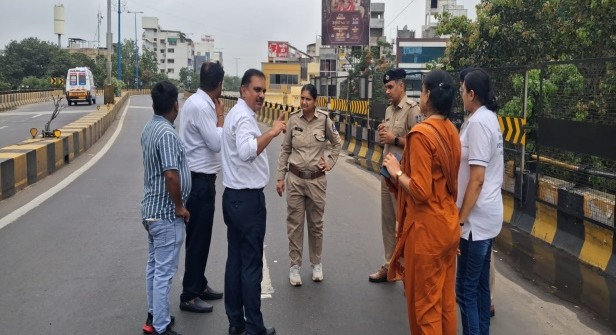 અકસ્માતોના હોટસ્પોટ બનેલા ફતેહગંજ ફ્લાયઓવર પર VMCના સુરક્ષા પગલાં