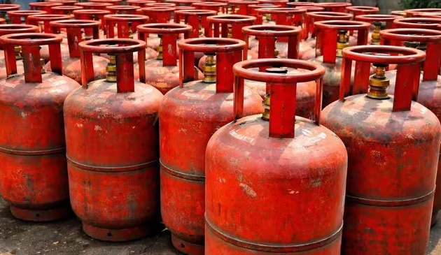 LPG સિલિન્ડર વાપરો છો તો ધ્યાન આપો! 16 ઓગસ્ટથી નિયમ બદલાશે, e-KYC જરૂરી