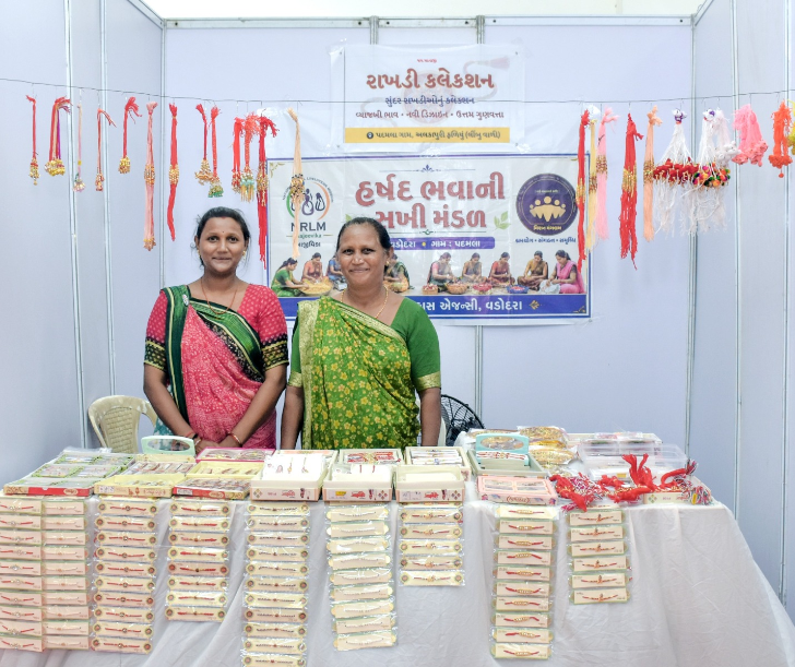 રાખી મેળામા રૂ.૧૦ થી લઇ હજાર સુધીની અનેક રાખીઓની ભરમાર
