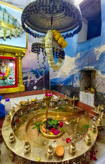 શ્રાવણ વિશેષ: ગોત્રી તળાવ કિનારે આવેલું ૪૫૦ વર્ષ જૂનું પારેશ્વર મહાદેવ મંદિર