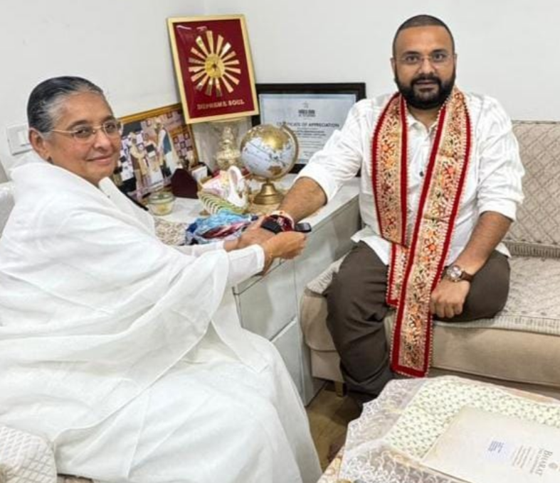 BJYMના રાષ્ટ્રીય અધ્યક્ષ બનતા પહેલા હેમાંગ જોશીએ લીધા આશીર્વાદ