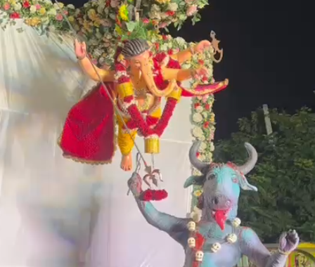 ક્ષત્રિય ગણેશ યુવક મંડળની ભવ્ય આગમન યાત્રા, ‘ડેઇલી હોરર શો’ બન્યું આકર્ષણનું કેન્દ્ર