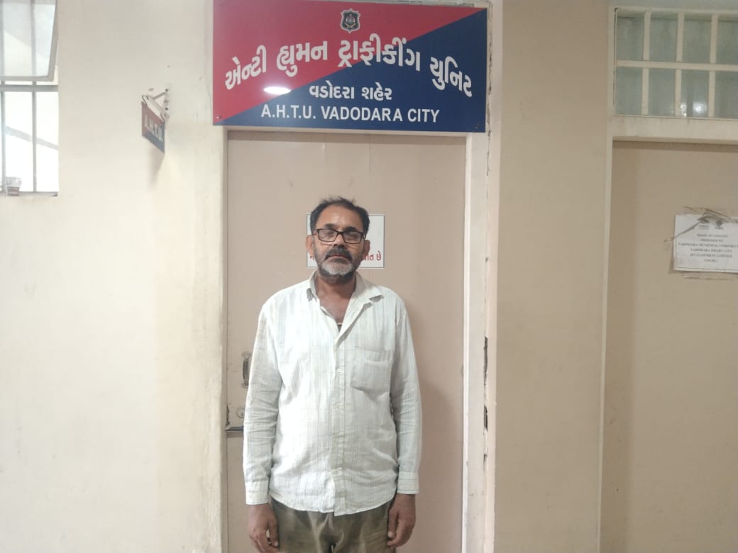 12 વર્ષના બાળક પાસે મજૂરી કરાવવામાં આવતી હતી 