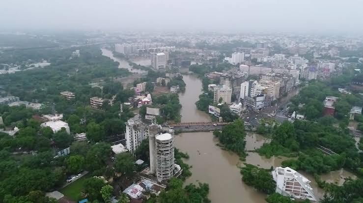 વિશ્વામિત્રીને અવરોધતા દબાણોની હવે ખેર નથી, દબાણોની તોડફોડના ગણેશ બહુચર્ચિત બાંધકામ થી થશે