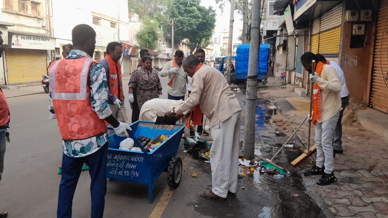 ભાજપા અનુ જાતિ મોરચા દ્વારા ગાંધી જયંતી નિમિત્તે સ્વચ્છતા અભિયાન 