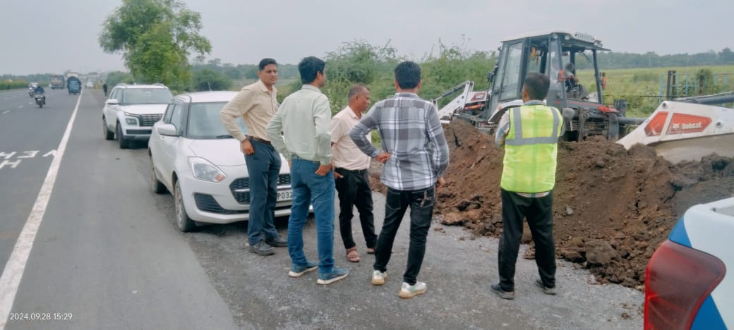 નેશનલ હાઇવે ઓથોરિટી અને પાલિકાની સયુંકત ટીમ દ્વારા હાઈવેની સમાંતર એપ્રોચ રોડ પરના દબાણો દૂર કરાયા