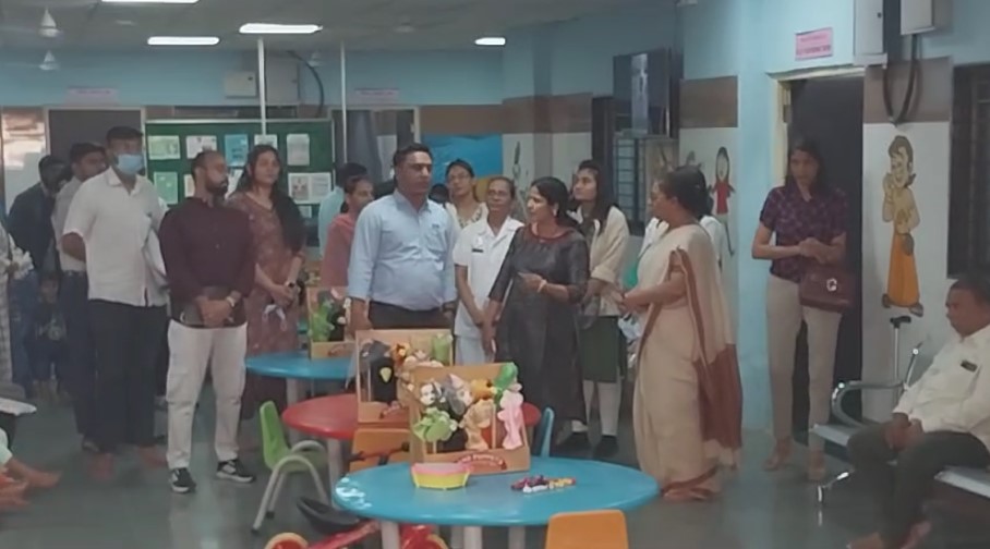 વડોદરા ખાતે નેશનલ હેલ્થ મિશન અંતર્ગત હોસ્પિટલના બાળ રોગ વિભાગ અને પ્રસૂતી ગૃહમાં મુલાકાત લીધી