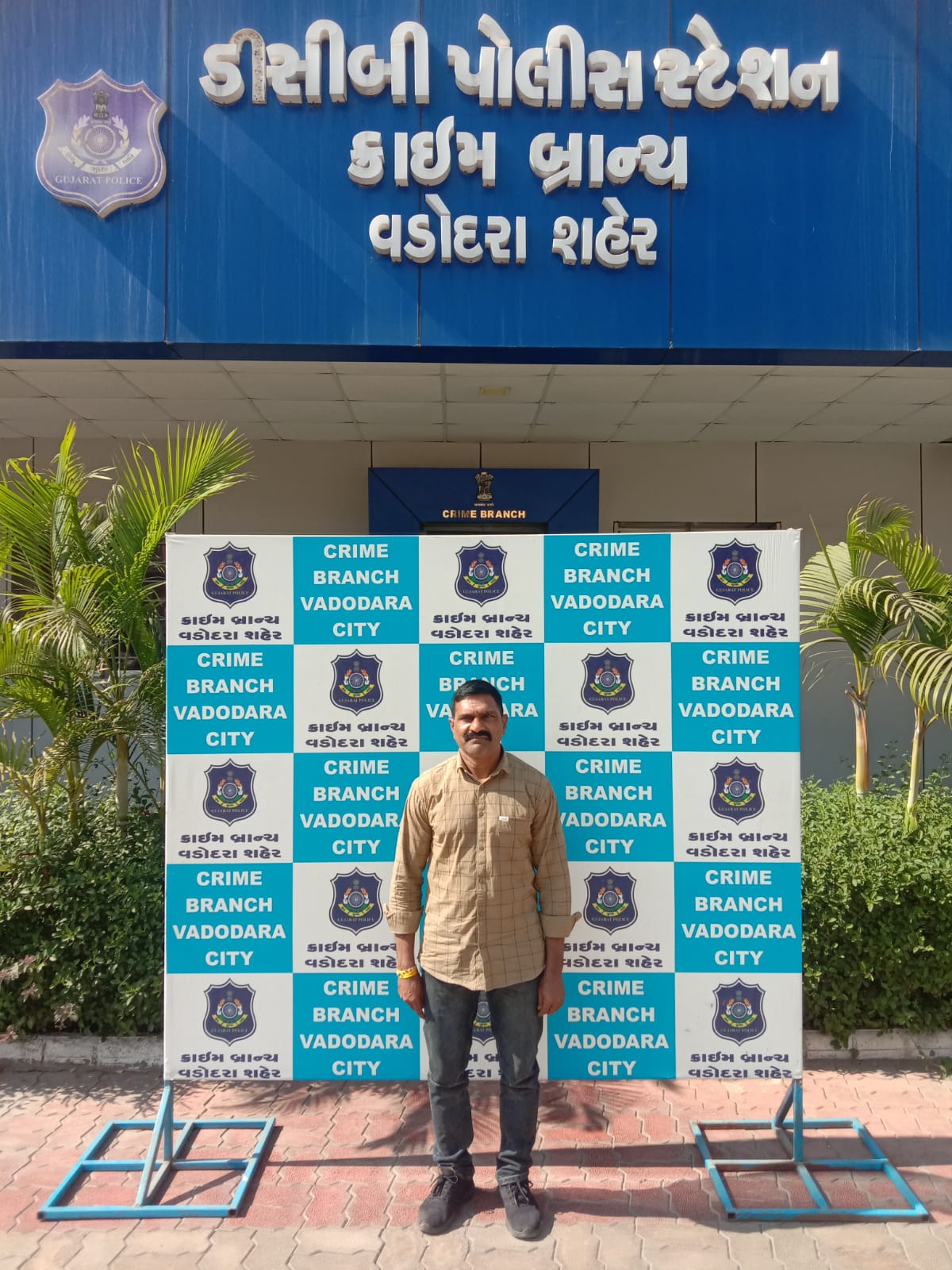 ખૂનના ગુનામાં આજીવન કેદની સજા પામેલ પેરોલ પણ નાસે છોડતા વડોદરા ક્રાઈમ બ્રાન્ચે ઝડપ્યો 