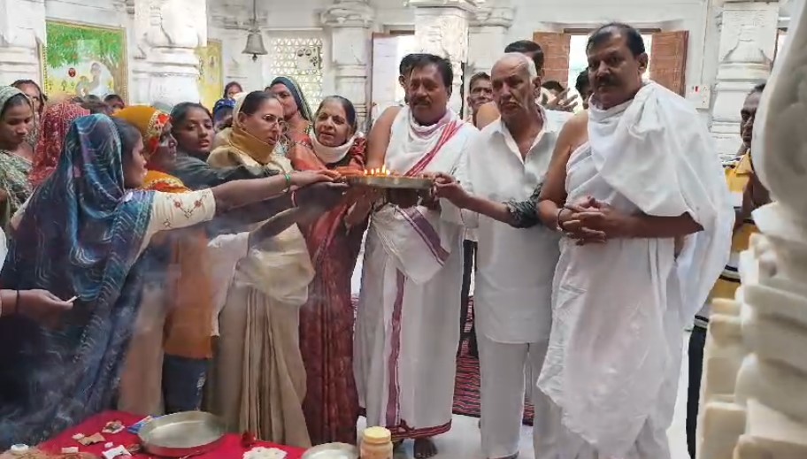 લફણી જૈન તીર્થ ખાતે શંખેશ્વર પાર્શ્વનાથ ભગવાનની ધજાની સાલગીરીનો કાર્યક્રમ યોજાયો