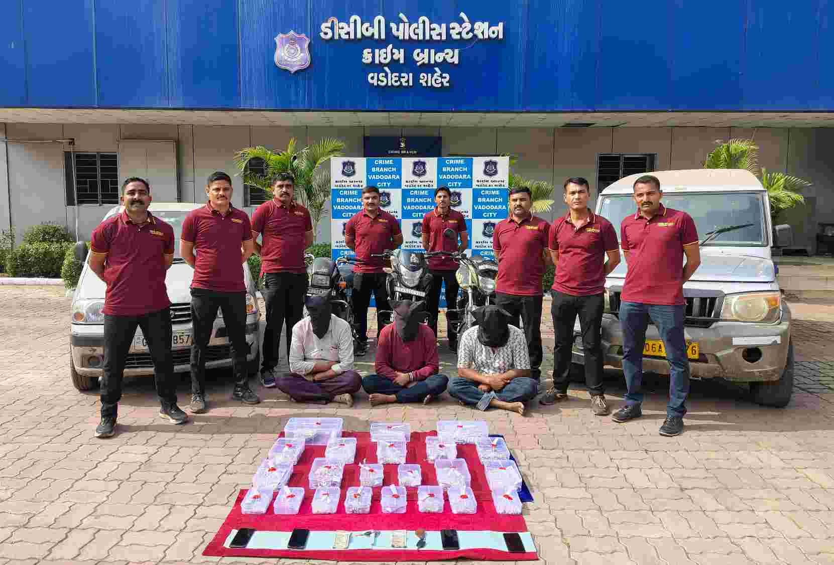વડોદરા સહિત મધ્યગુજરાતમાં જ્વેલર્સ શોપને ટાર્ગેટ કરતી બુકાનીધારી ગેંગના 2 મહત્વના સાગરીત ઝડપા