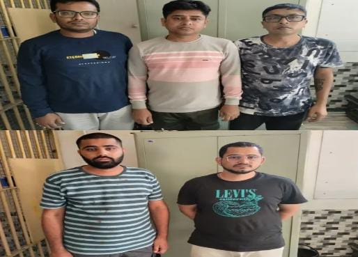 કોટંબી સ્ટેડિયમમાં બેઠાં બેઠાં WPL ટૂર્નામેન્ટનો સટ્ટો રમતા પાંચ ઝડપાયા 